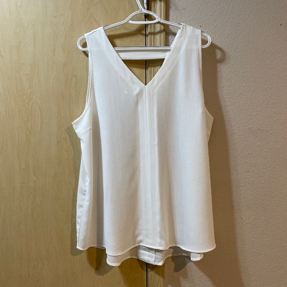 Maurices Tops - Women XXL Beautiful and Simple Lightweight White Tank Blouse Summer Top